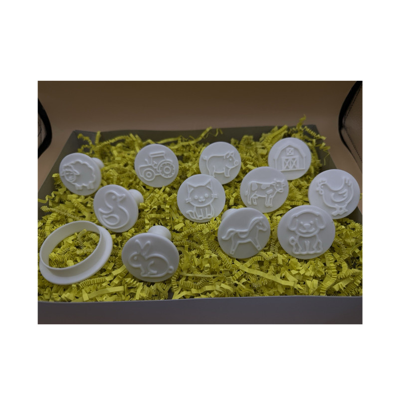 Farm Animals Cookie Cutter Set, 11 Easy Grip White Plastic Pieces, Tractor, Barn