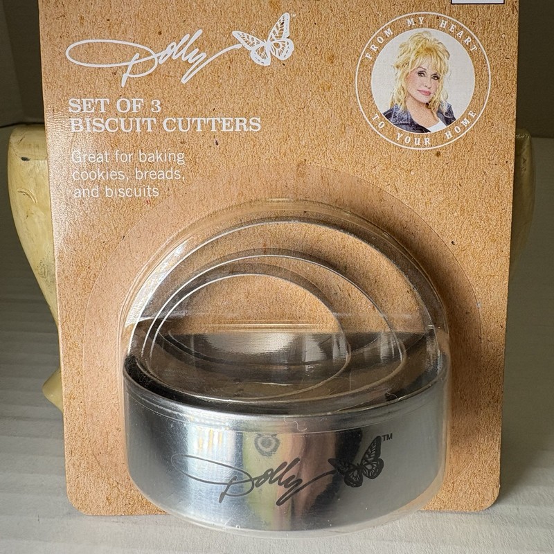 Dolly Parton Metal Round Biscuit Baking Cutters 3 Set Limited Edition NIP 2024 gallery