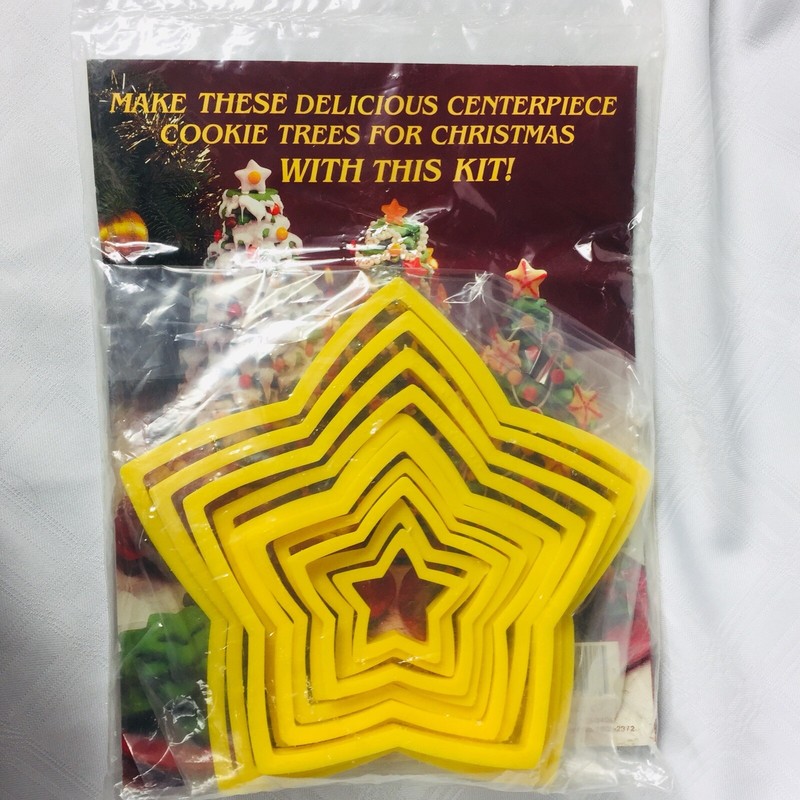 Wilton Cookie Tree Kit Make Festive Christmas Tree with Cookies 10 Piece Kit. gallery