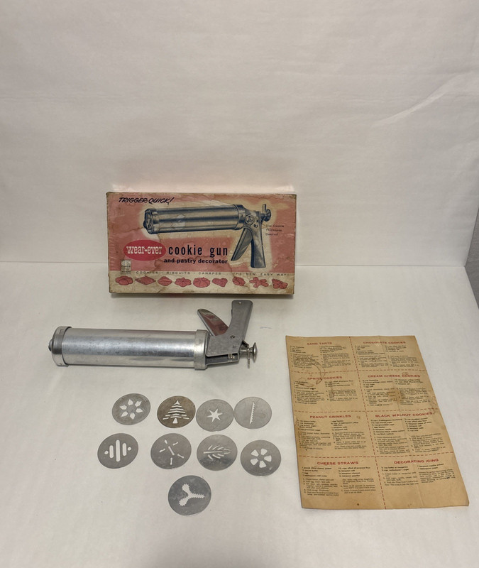 Vintage Wear-Ever Cookie Gun Pastry Decorator Trigger-Quick In Box 9 Discs gallery
