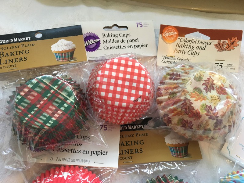 Lot Assorted Baking Cups New 6 Packages Plaid Red White Blue Leaves gallery
