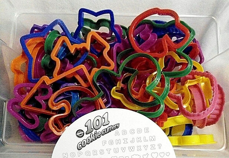 105 Cookie Cutters – Hearts Ghost TraIn Car Dog Fish Numbers Letters NEVER USED