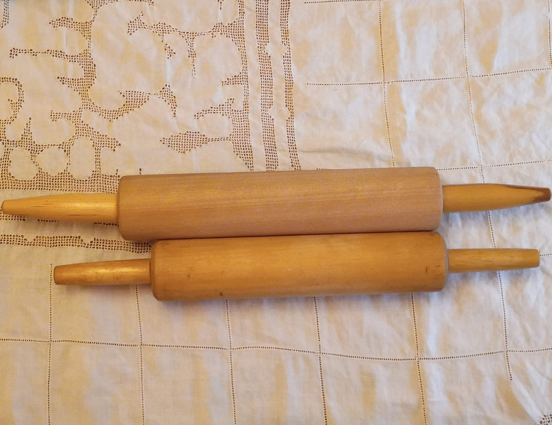 Vintage Set of 2 Wooden Plain Rolling Pins w/ Handles
