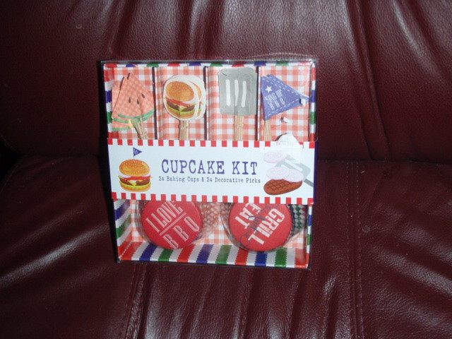 Cupcake I LOVE BBQ Decorating Kit 24 Baking Cups & 24 Decorative Picks