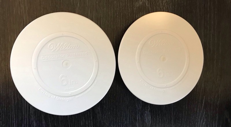 Wilton 10” Smooth-Edge Decorator Preferred Circles of Strength