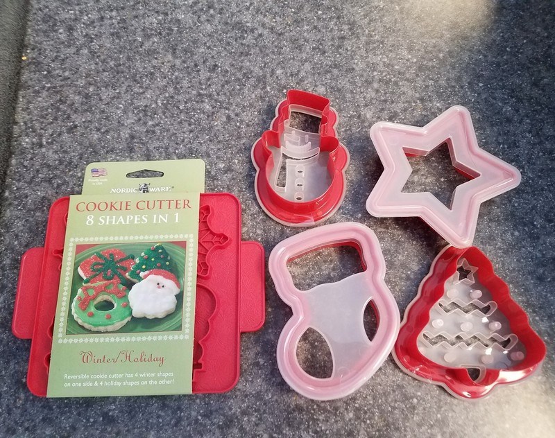 CHRISTMAS COOKIE CUTTERS/cutters with impression cuts & DBL sided cuts 8cookies