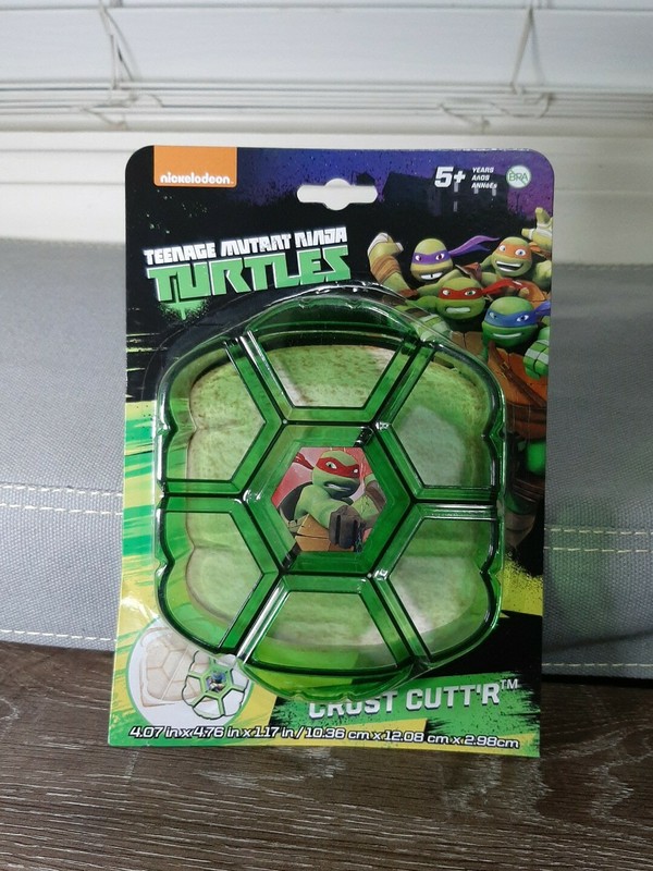 New Nickelodeon Teenage Mutant Ninja Turtles Crust Cutter-BRAND NEW-SHIP N 24 HR