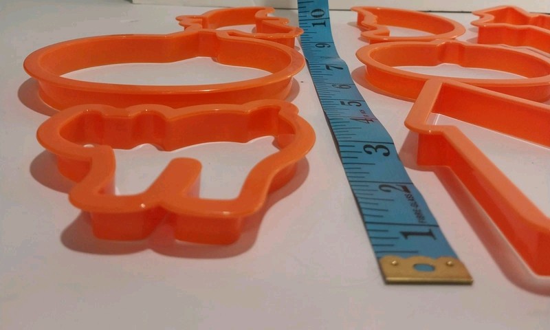 Wilton Cookie Cutter Halloween Grip Craft Cookie Supplies Lot Of 8 gallery