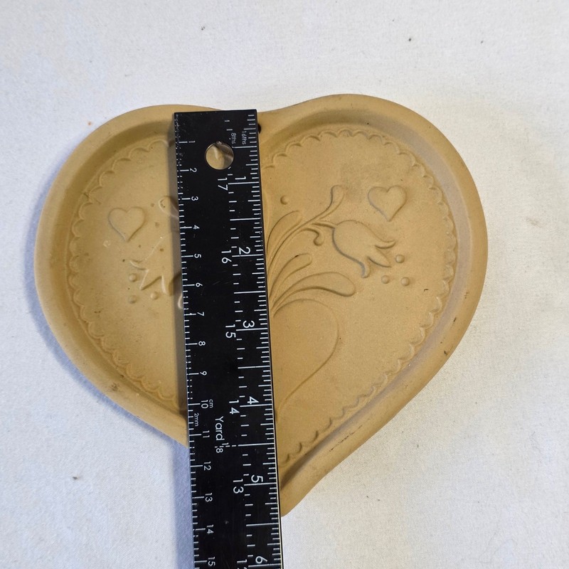 Brown Bag Cookie Art Heart Mold 1986 Vintage Baking Kitchenware gallery