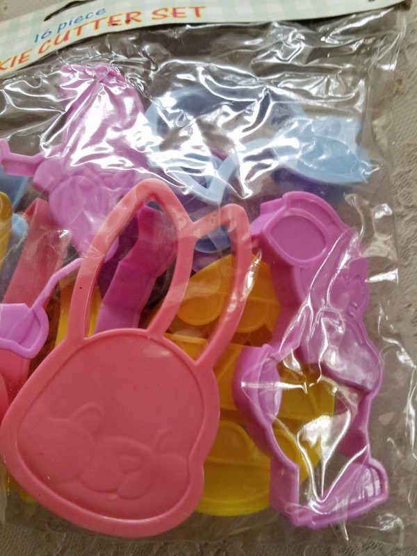 15 PC. DUCK BUNNY EASTER EGG COOKIE CUTTERS LARGER STURDY PLASTIC gallery