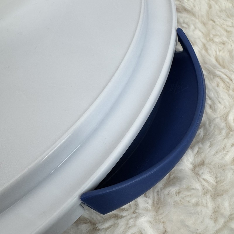 NWOT Sterilite Cake Carrier |Holds 12” Round Cake w/ Lid Cover Blue Handle gallery