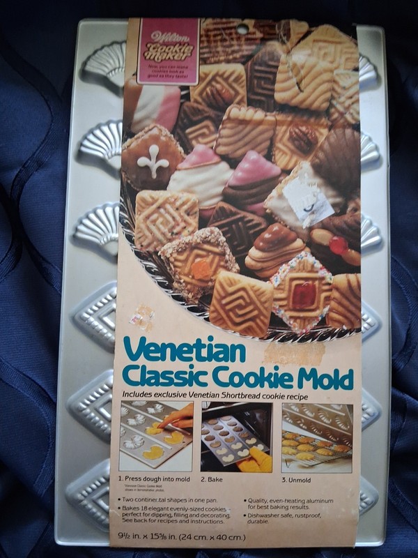 1984 Wilton Venetian Classic Cookie Mold Recipes Inc. 9.5″ X 15 5/8″ Vtg. NEW
