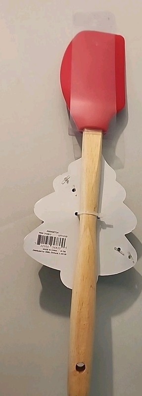 KRUMBS Kitchen SPATULA & Cookie CUTTER SET Red Christmas. gallery