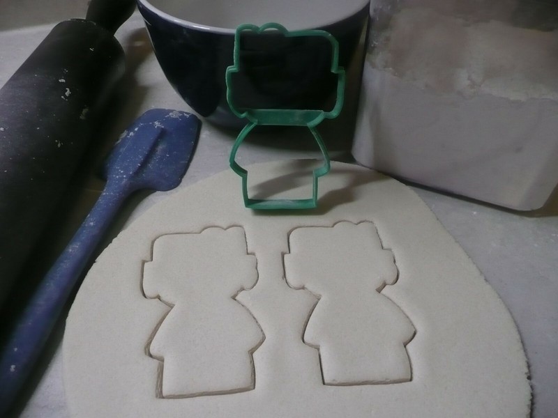 KIDS COSTUMES OUTLINES TRICK OR TREAT SKELETONS PUMPKIN COOKIE CUTTER USA PR1387 gallery