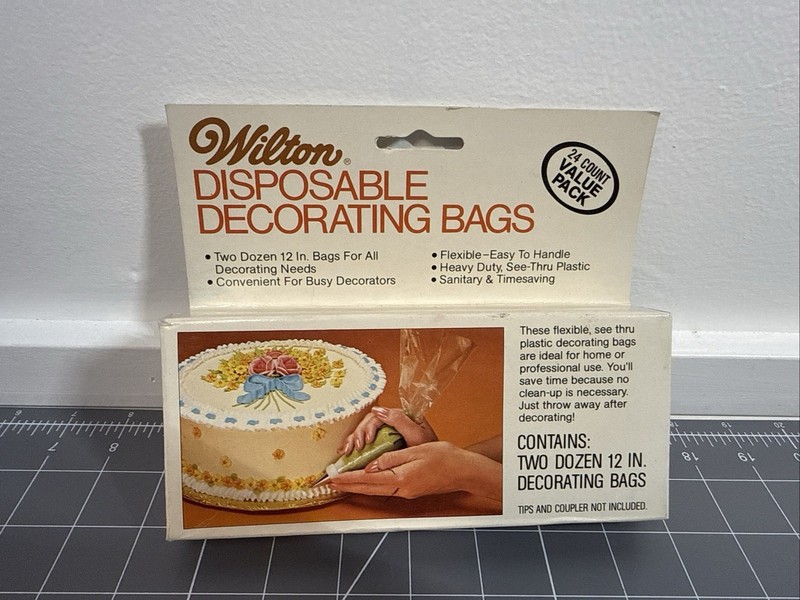 Wilton Vintage Disposable Decorating Bags 12 Inch 24ct Total -NEW