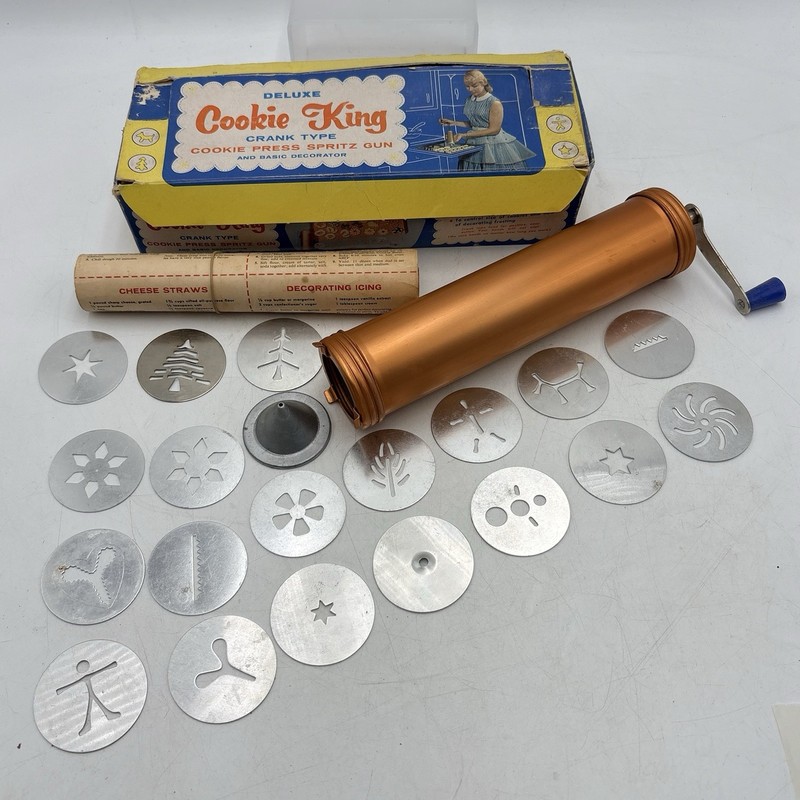 Nordic Ware Deluxe Cookie King Crank Cookie Press Spritz Gun 20 Discs (10 Bonus)