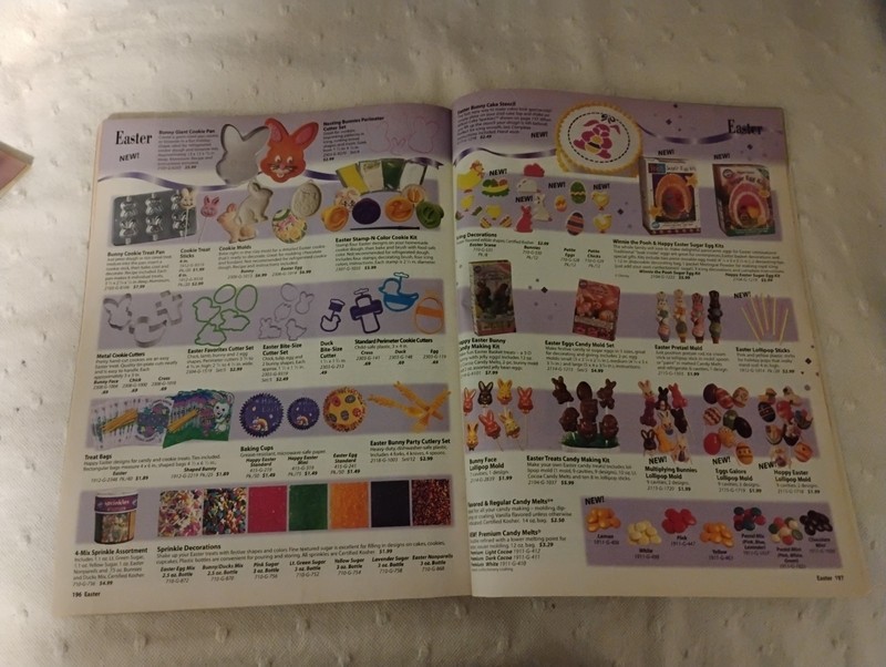 Wilton Illustrated Activity Books 2000 & 2001 Pikachu Teddy Bear Bunny Guide gallery