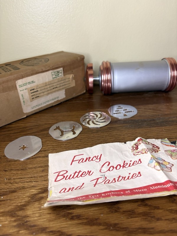 Vintage Mirro Cookie & Pastry Press Set w/ Original Box + Recipe Booklet gallery