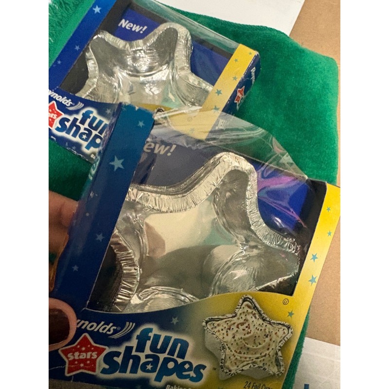 Reynolds Fun Shapes Star Baking Cups 2 Packs 24 Count Foil Baking Cups gallery