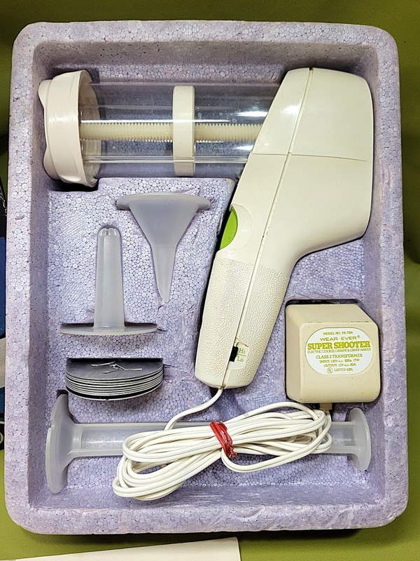WEAR-EVER SUPER SHOOTER ELECTRIC COOKIE MAKER 70001 - COMPLETE - WORKING gallery