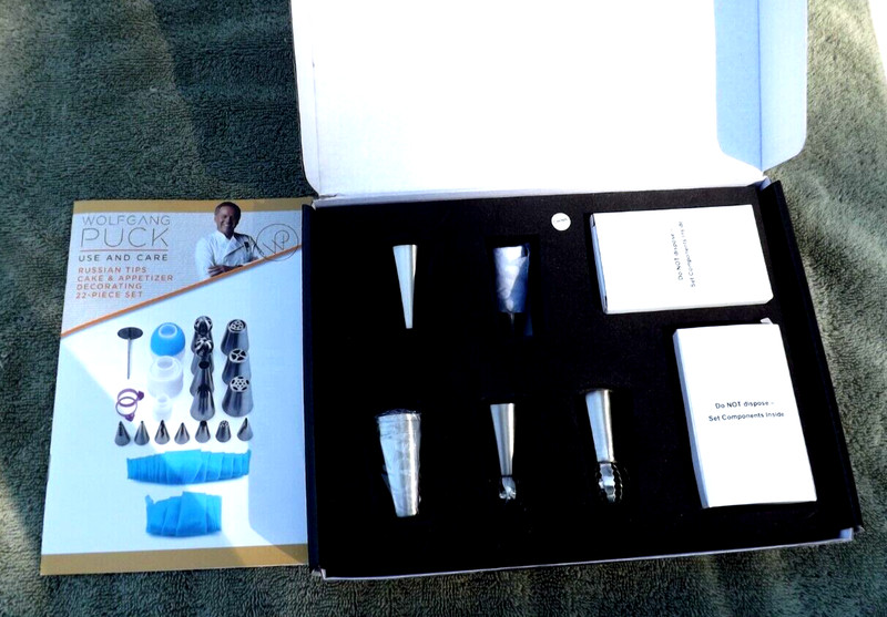 WOLFGANG PUCK RUSSIAN TIPS DECORATING 22 PIECE SET