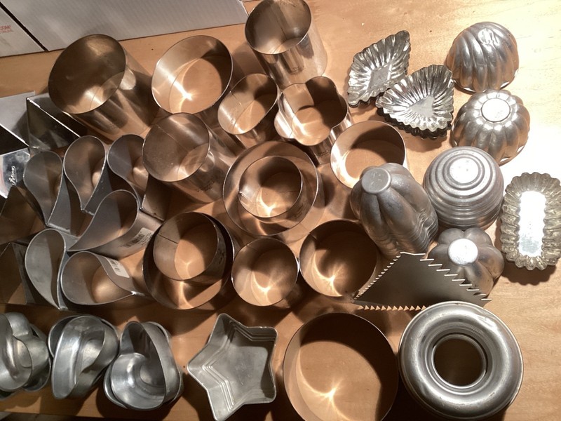 Fat Daddios and other Stainless Steel Round Cake Pastry Ring and molds