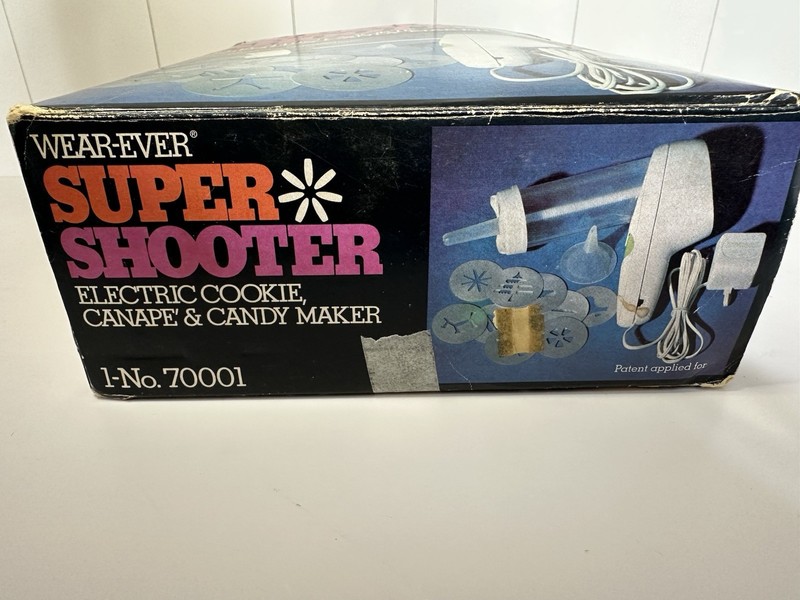 Wear-Ever Super Shooter Electric Cookie Press Candy Canape Maker 70001 Open Box gallery