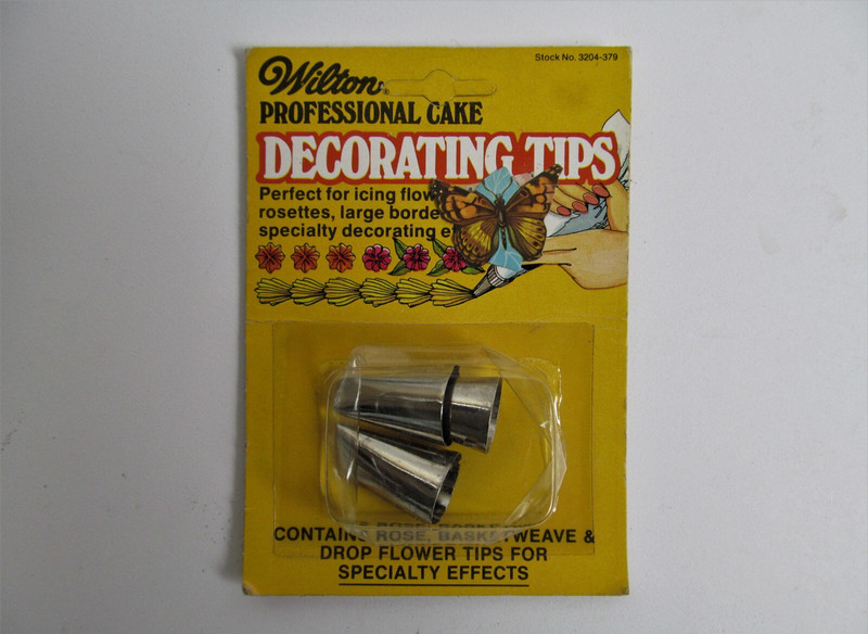 Vtg 70s Wilton Cake Decorating Tips Rose, Basketweave, Drop Flower New NOS