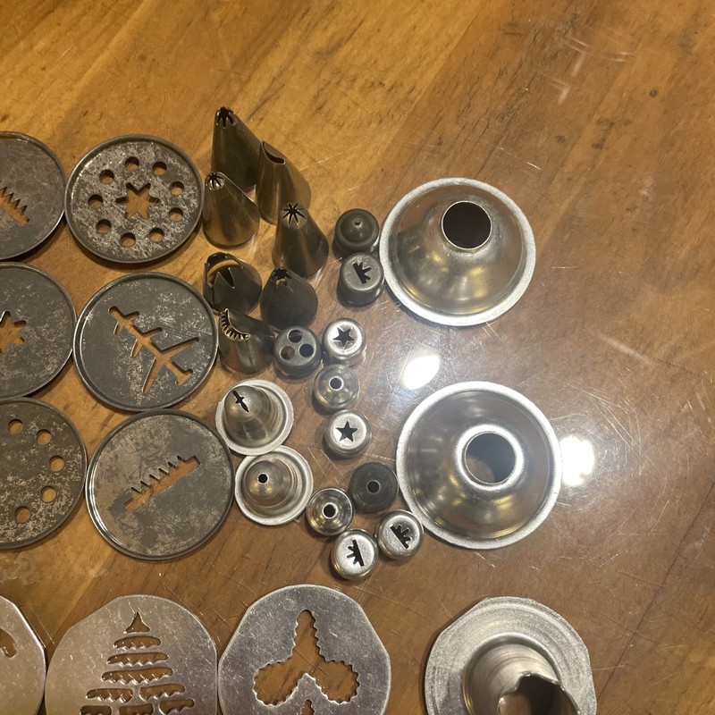 VTG Lot 48 Cookie & Cake Press Disc Decorating 15 Mirro & Set 12 -1 3/4”Discs gallery