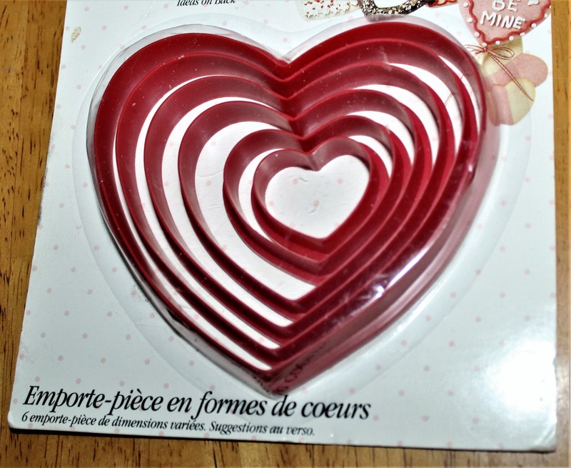Wilton: HEART NESTING COOKIE CUTTER SET OF 6 - #2304-115 - Red - NOS - Plastic gallery