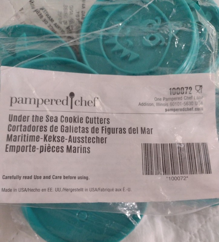 Pampered Chef Under the Sea Plastic Cookie Cutters NIP Retired Sealed set of 7 gallery