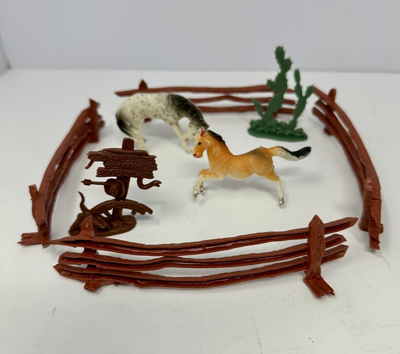 Vintage Cake Topper Horses, Cactus, Sign & Corral Set Figures A0