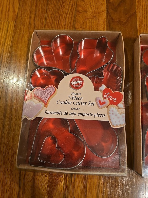 Wilton Hearts 7 Piece Valentine Cookie Cutter 2 Sets gallery