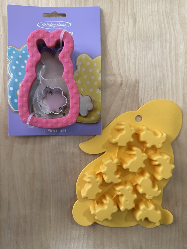 Comfort Grip Bunny Shape Easter Cookie Cutter + Multi Bunny, Silicone Mold