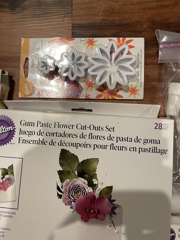 Wilton Cake Decorating Lot Gum Paste Cut Out Set Punches Fondant Punch And Mire gallery