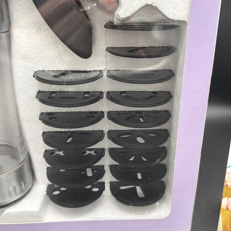 Wilton Cookie Pro Ultra II Cookie Press Set 16 Disks includes Duet icing set gallery