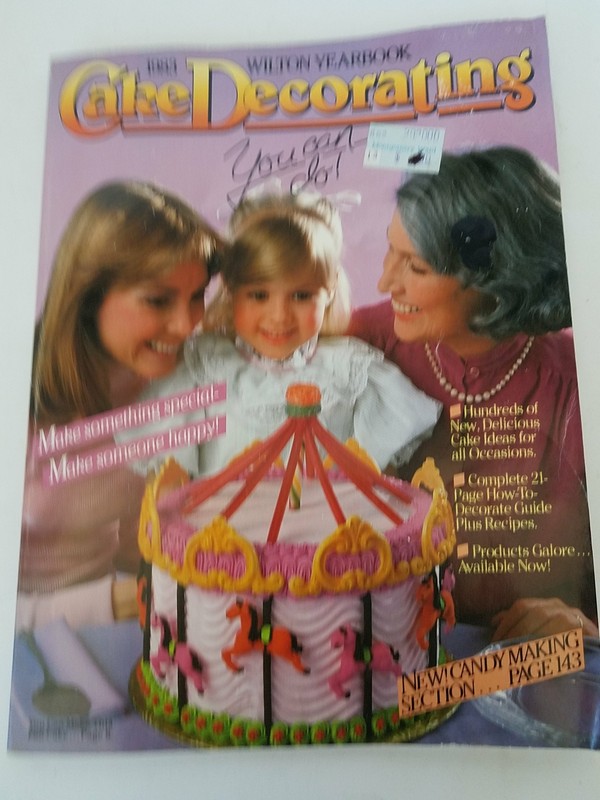 Wilton Yearbook Cake Decorating 1983 70896178367