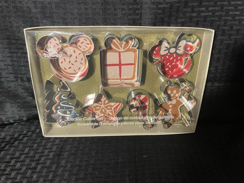 Disney Christmas Holidays 2022 Cookie Cutter Set New
