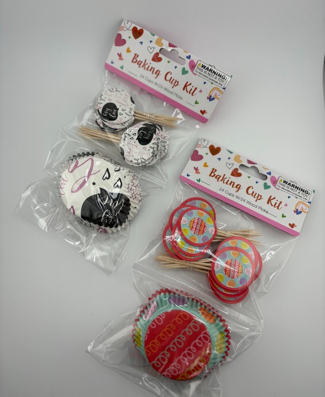 96 Cupcake Liners Baking Cups & Picks 4 Pack Valentines Day Hearts Love Kiss gallery