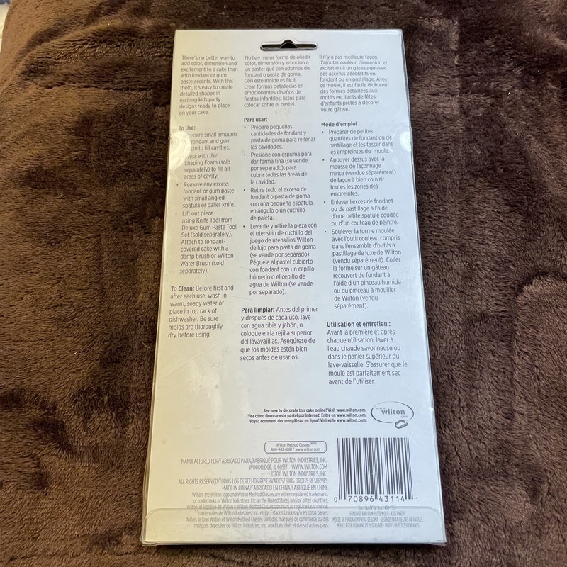 Wilton Fondant and Gum Paste Mold Birthday Party Decorations New In Sealed Pkg gallery