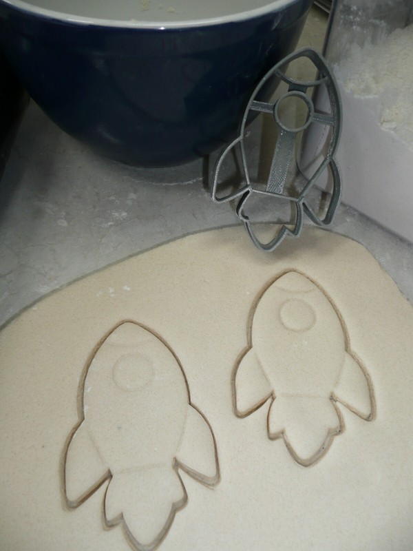 ROCKET LAUNCH SPACE SHIP DETAILED COOKIE CUTTER MADE IN USA PR5069 gallery
