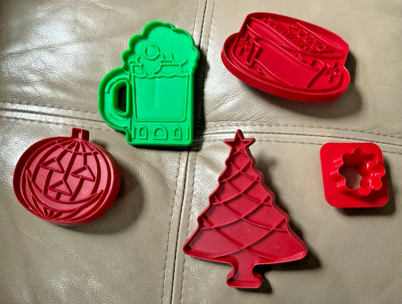TUPPERWARE RED COOKIE CUTTER Pumpkin, Tree, Birthday Cake, minis, Hallmark Beer