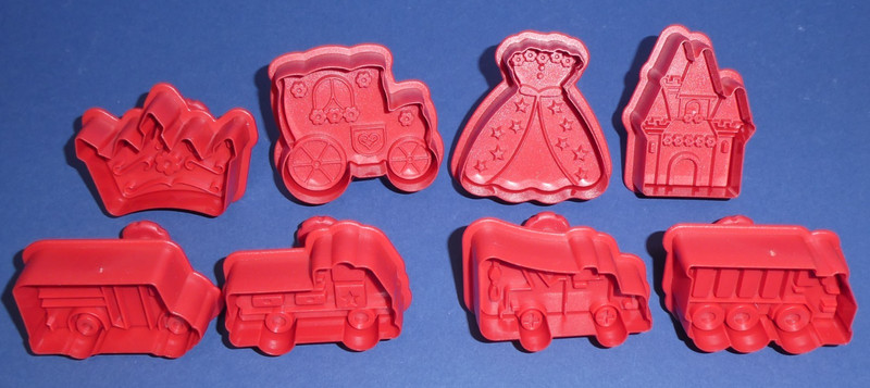 NEW, UNUSED LOT OF 8 CHRISTMAS TOYS 2"- 3" COOKIE STAMPERS FOR BOYS & GIRLS gallery