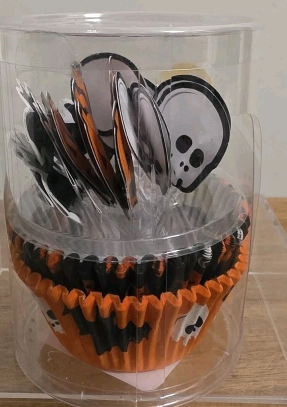 2020 Wilton 72 Piece Halloween Cupcake Decorating Kit 48 Cups and 24 Picks NEW gallery