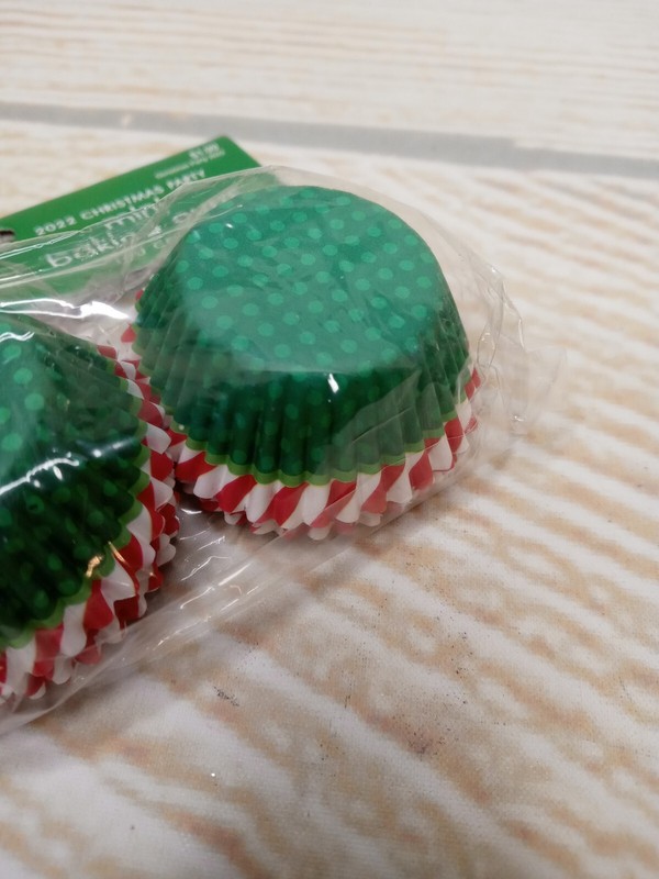 New! CHRISTMAS Grinch MINI Cupcake Liners Cups Wrappers Party Muffin Candy Cane gallery