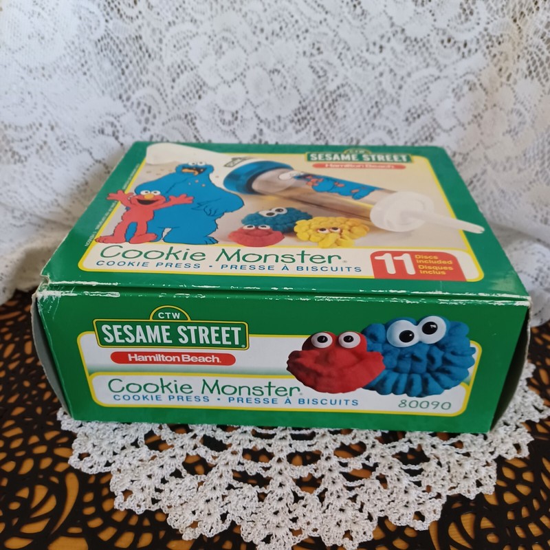 VINTAGE 1998 NEW BOXED HAMILTON BEACH/SESAME STREET COOKIE MONSTER COOKIE PRESS gallery