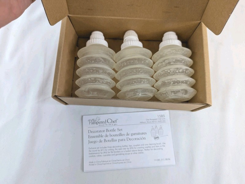 Decorator Bottle Set Pampered Chef Icing Piping Squeeze Bottles Baking *No Tips