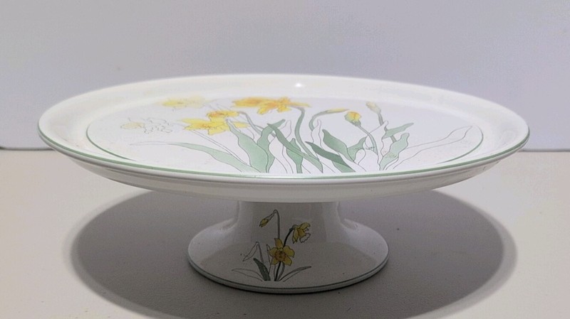 Block Betnarda Daffodil 1983 Mary Lou GOERTZEN 12.5 " PEDESTAL FOODED Cake Stand gallery