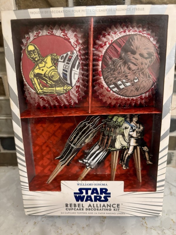 Williams Sonoma Star Wars Rebel Alliance Cupcake Decorating Kit 2010 New Sealed