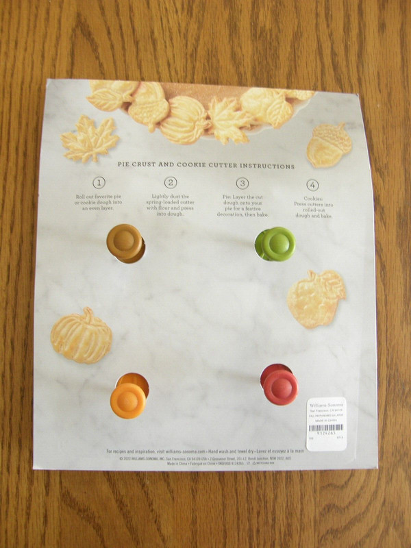 Set 4: Williams Sonoma Large Fall Pie Punches, Apple, Leaf, Acorn, Pumpkin - New gallery